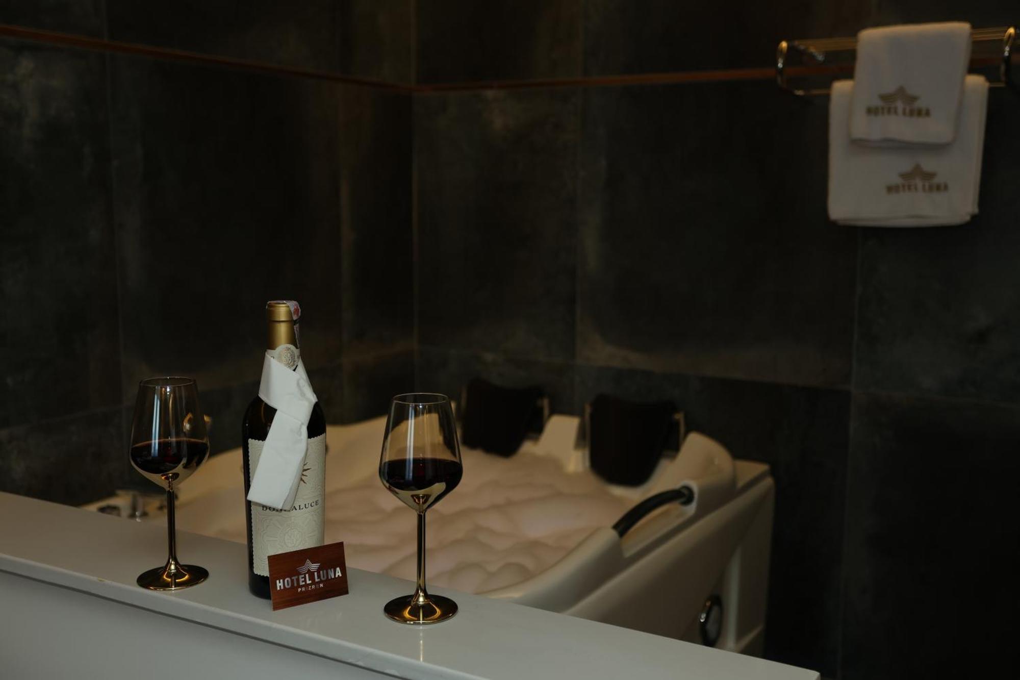 Hotel Luna Prizren Kültér fotó