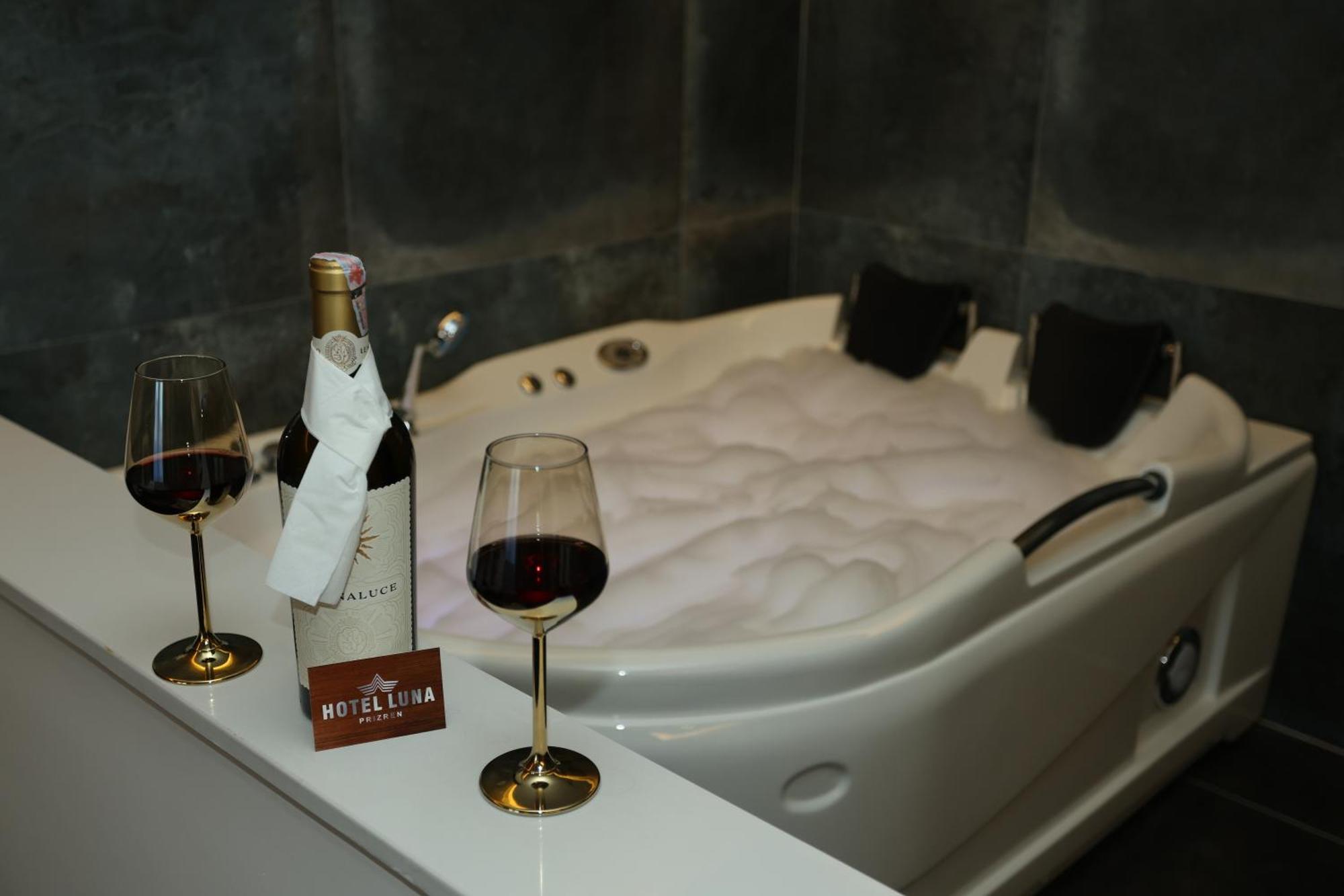 Hotel Luna Prizren Kültér fotó